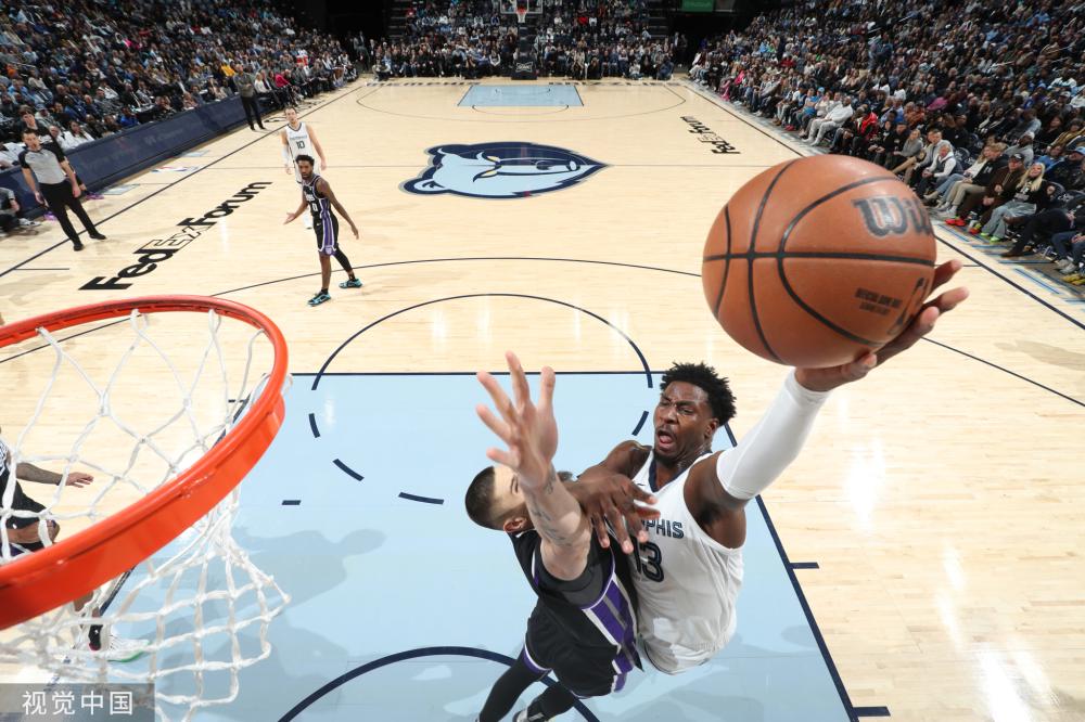 中年輕隊員 中年輕隊員