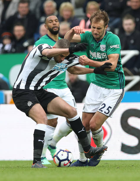 足坛展开 足坛展开